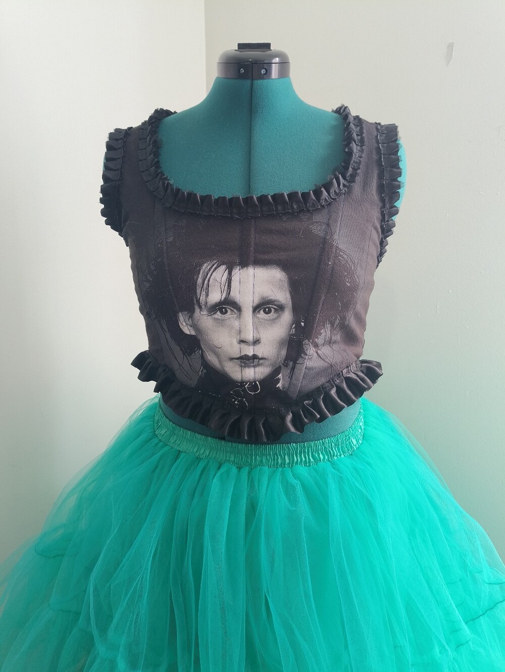 Edward Scissorhands Corset. 🦠💀💚